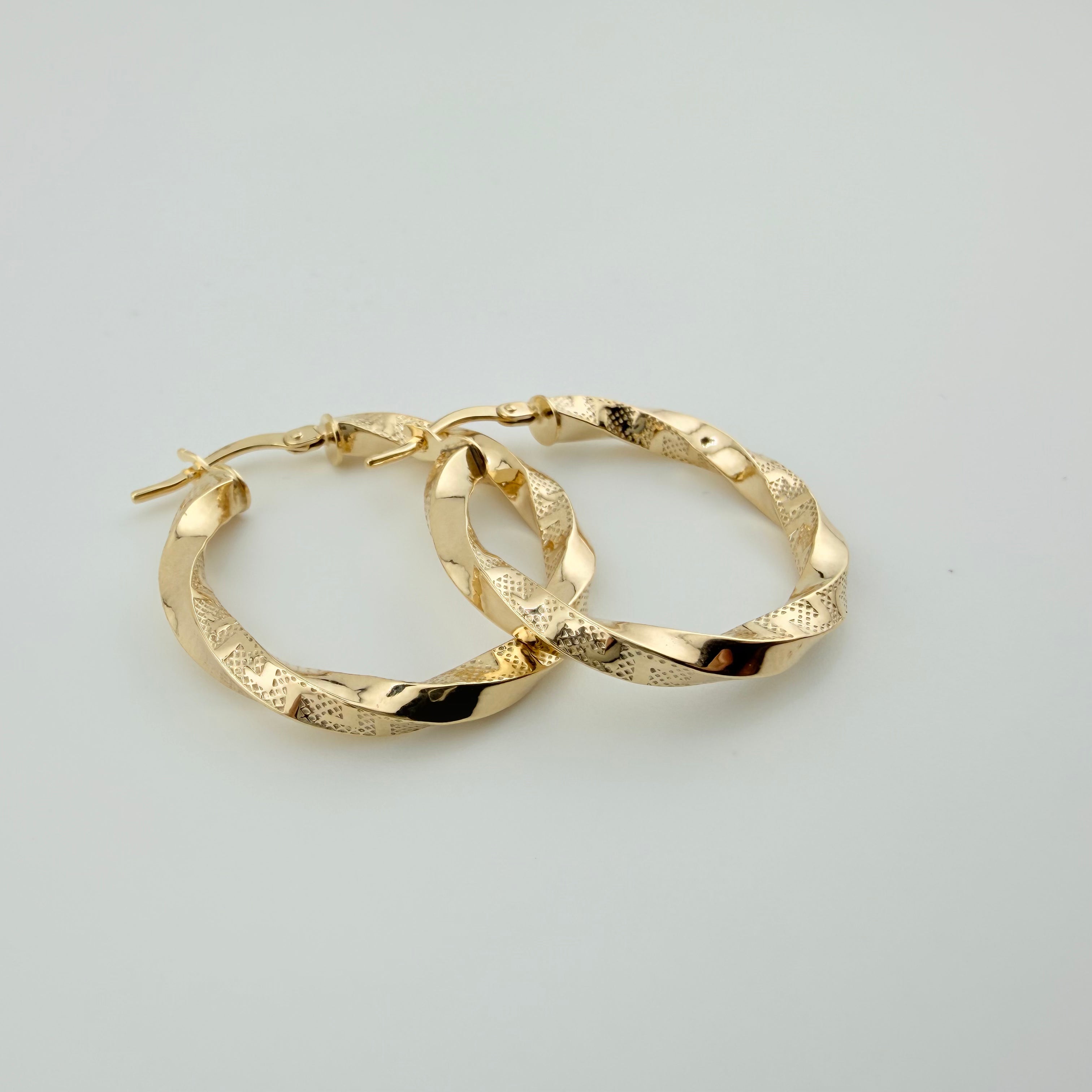 Twisted Edge Hoops 3x26.5