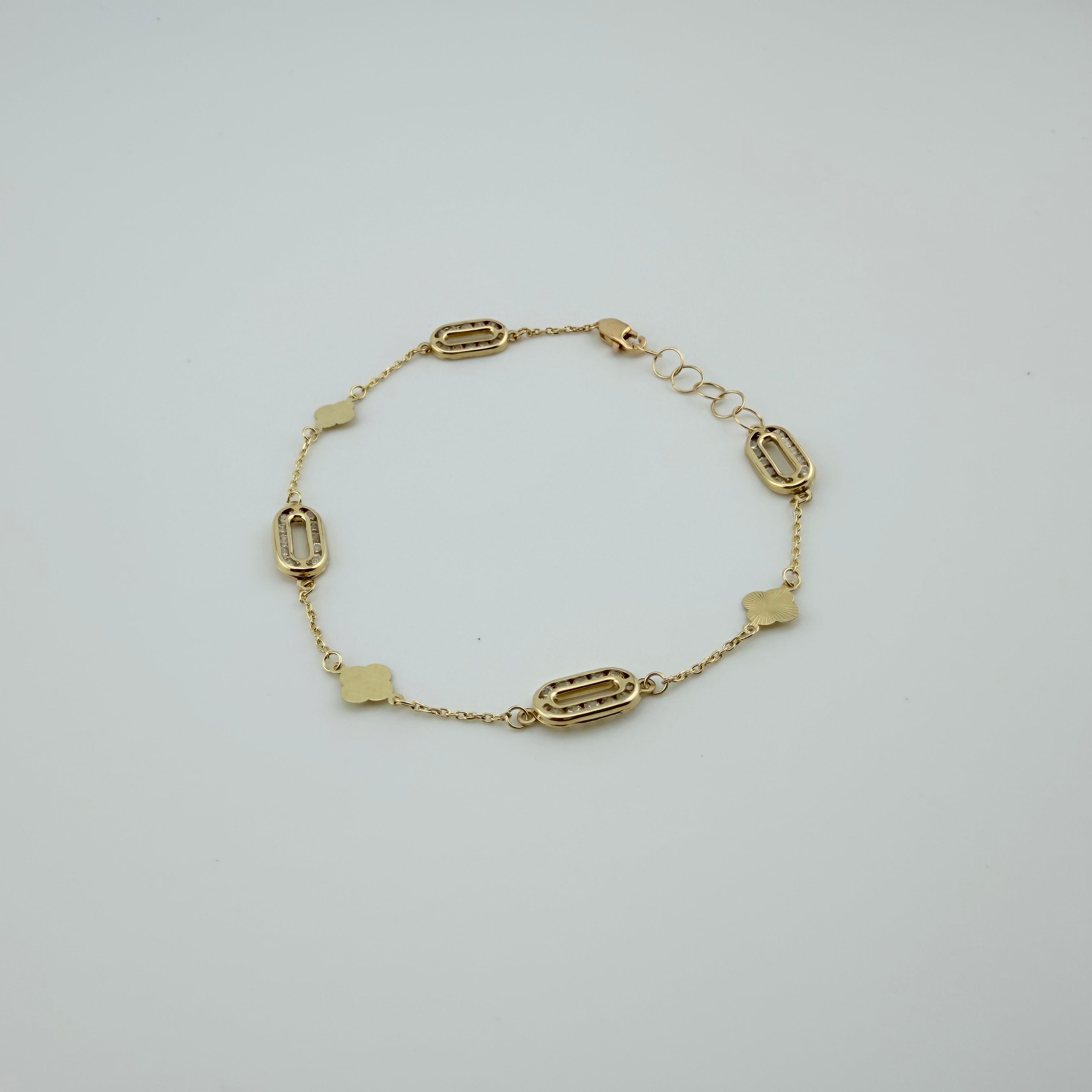 Clover-Oval Light Bracelet